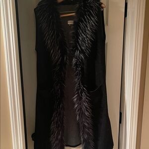 Sioni Black Faux Fur Trim Vest